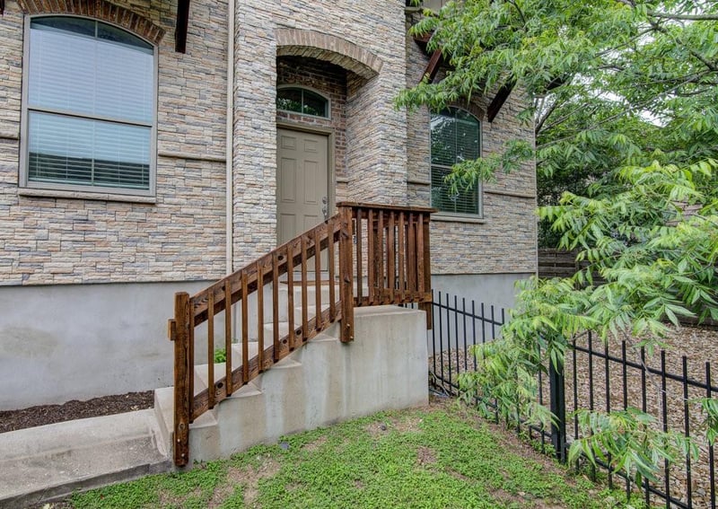 Virtual tour of 2606 Del Curto RD Unit #C
