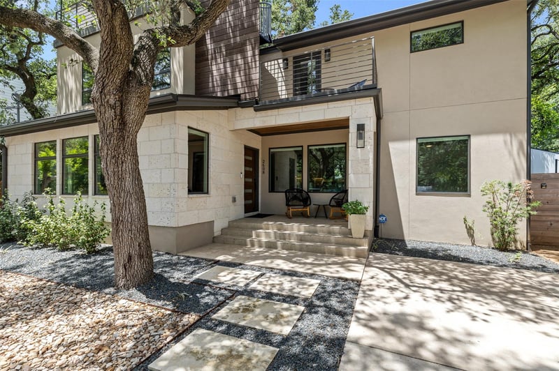 Virtual tour of 2608 Oak Crest Ave
