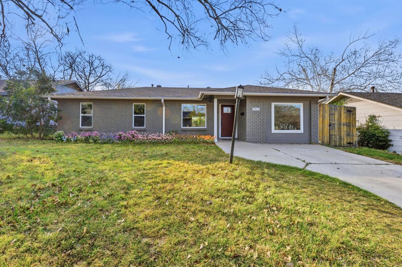 Virtual tour of 2612 Little John LN