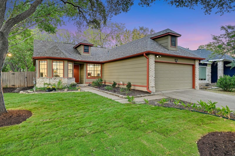 Virtual tour of 2612 Piping Rock Trl