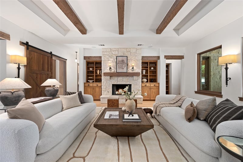 Virtual tour of 2618 Pecos ST