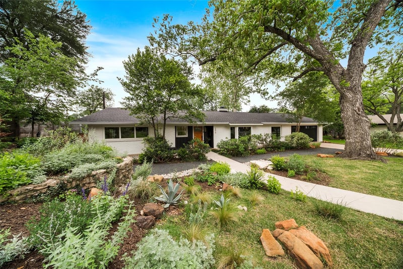 Virtual tour of 2619 Pembrook TRL