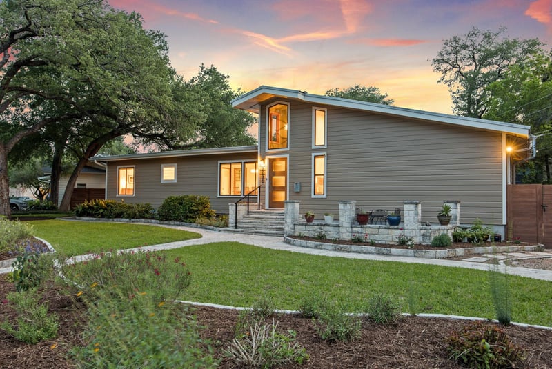 Virtual tour of 2621 W 49th St