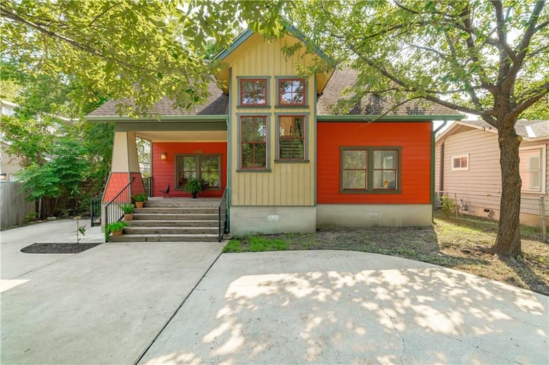 Virtual tour of 2627 W 49th ST