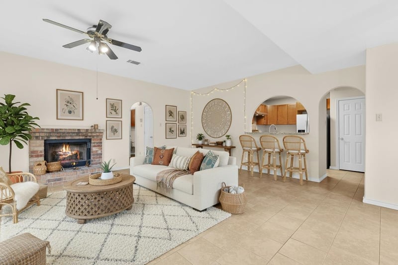 Virtual tour of 2630 Gwendolyn LN Unit #A