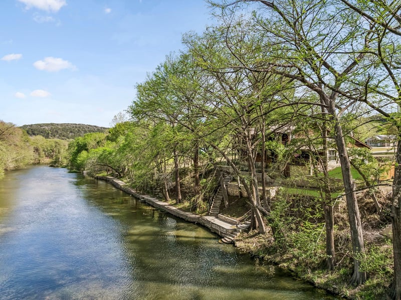 Virtual tour of 2630 Ponderosa DR