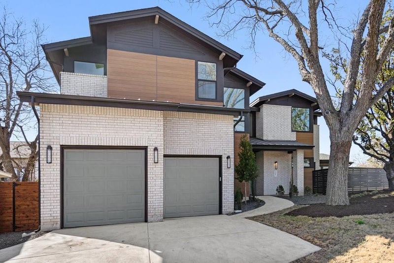 Virtual tour of 2645 W 45th St
