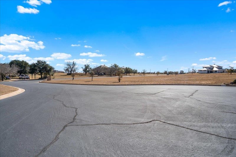 Virtual tour of 26601 Hunters Grove CT