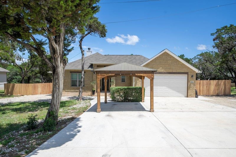 Virtual tour of 267 Eagle Rock RD