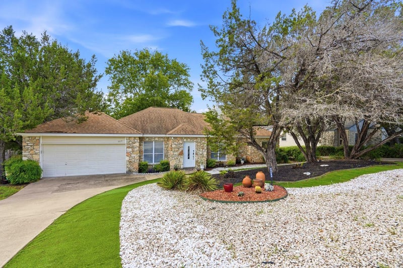 Virtual tour of 267 Mooring CIR Unit #A
