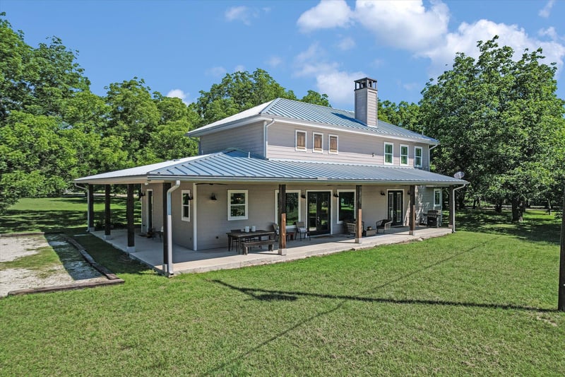 Virtual tour of 2700 Flite Acres RD