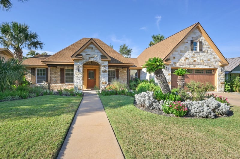 Virtual tour of 2701 Pinewood Ter