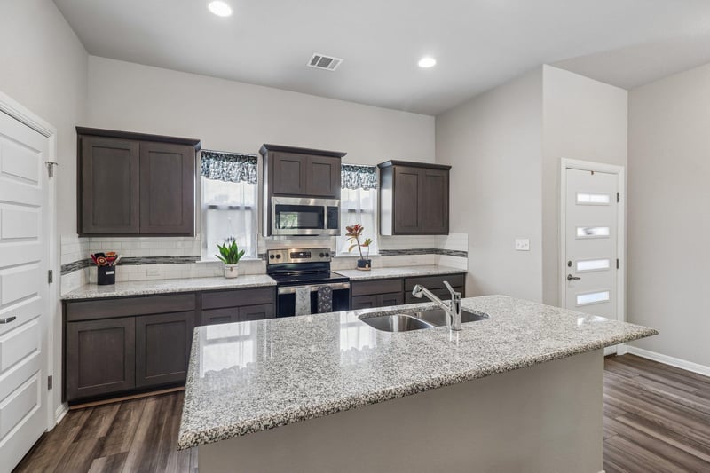 Virtual tour of 2701 Warren Cv
