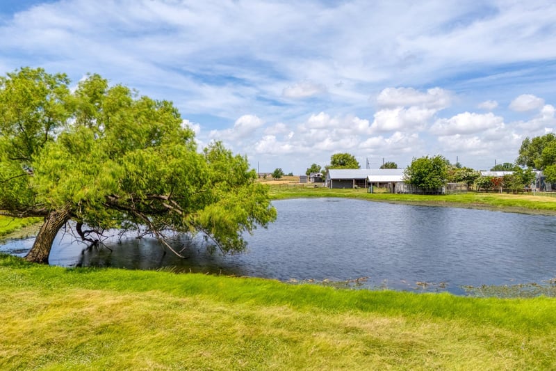 Virtual tour of 2701 Windy Ridge RD
