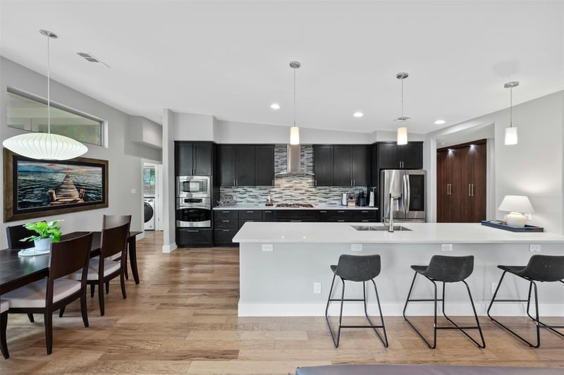 Virtual tour of 2702 Cedarview DR