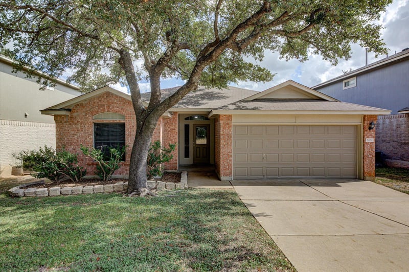 Virtual tour of 2702 Greenlee Dr