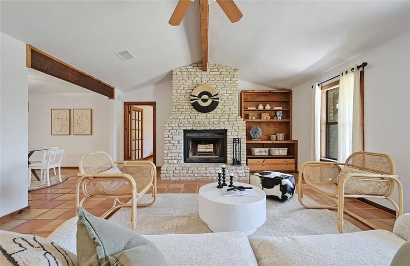 Virtual tour of 2702 Magellan DR
