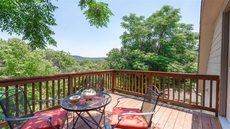 Virtual tour of 2703 Palomino DR