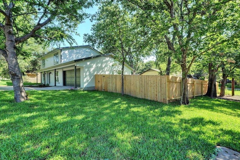 Virtual tour of 2704 Loyola LN