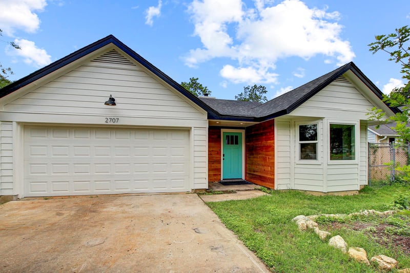Virtual tour of 2707 Firecrest Dr