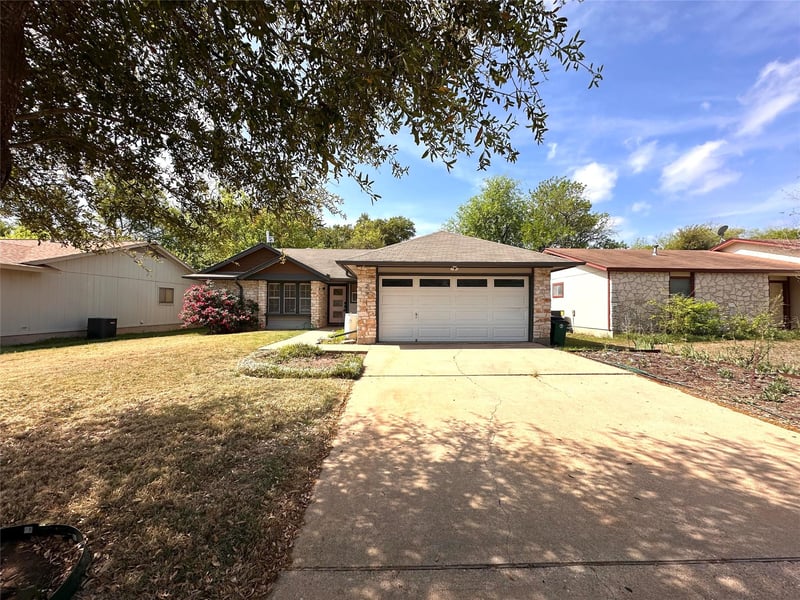 Virtual tour of 2711 Wilcrest DR