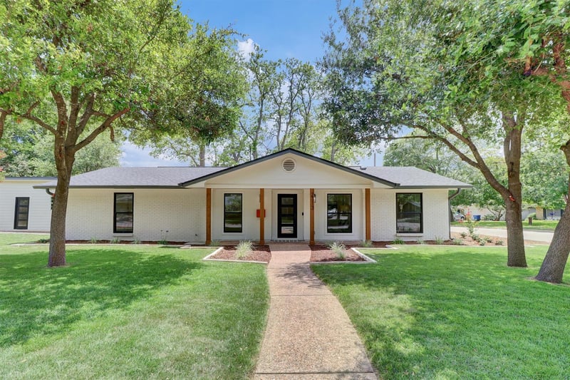 Virtual tour of 2713 Cascade DR