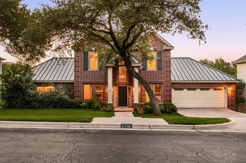 Virtual tour of 2716 Bartons Bluff LN