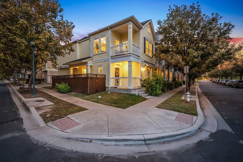 Virtual tour of 2720 Tom Miller St