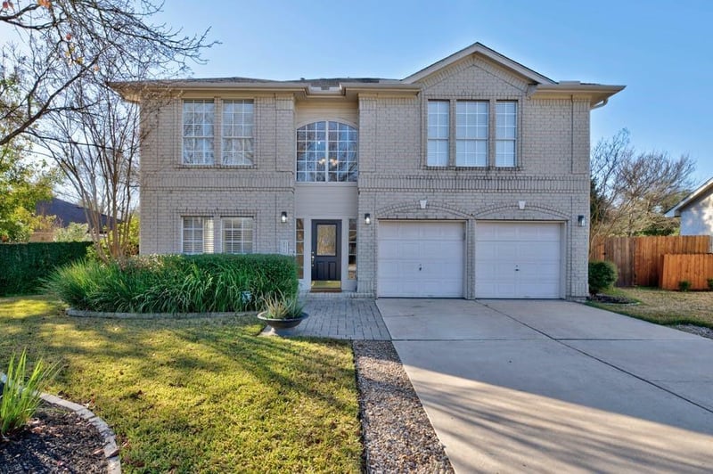 Virtual tour of 2731 Winding Brook Dr