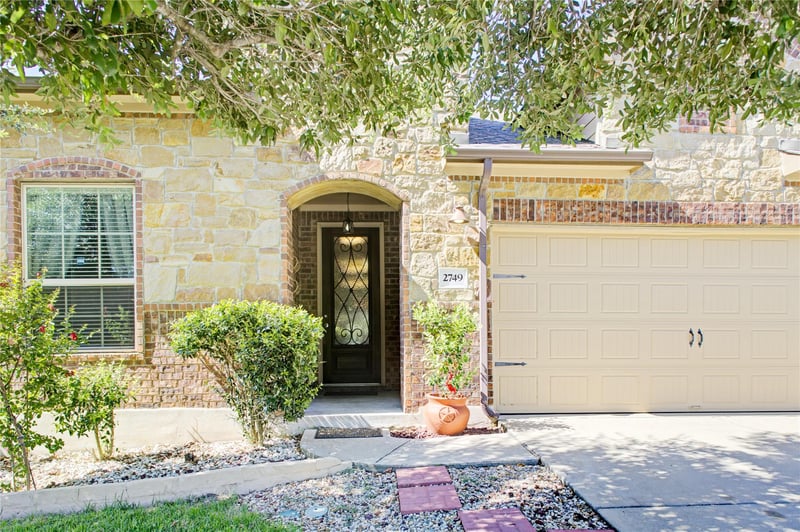 Virtual tour of 2749 Santa Ana LN