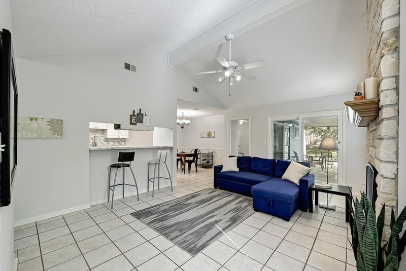 Virtual tour of 275 Mooring CIR Unit #B