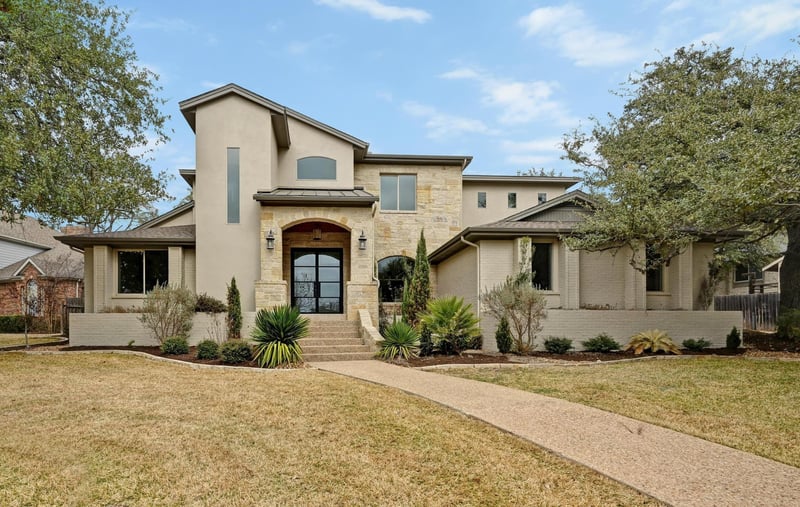 Virtual tour of 2800 Barton Point DR