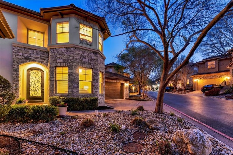 Virtual tour of 2800 WAYMAKER WAY Unit #47