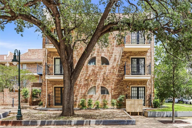 Virtual tour of 2801 Rio Grande ST Unit #308