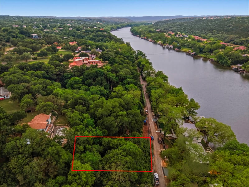 Virtual tour of 2803 Edgewater Dr