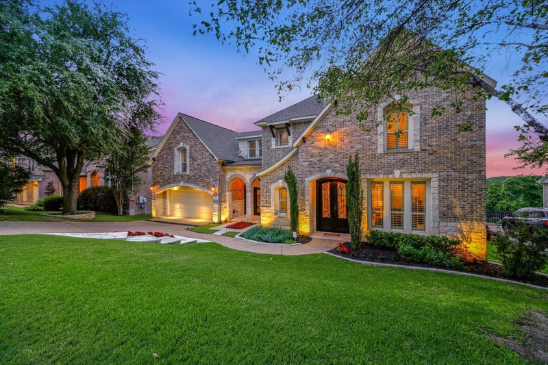 Virtual tour of 2803 Welton Cliff DR