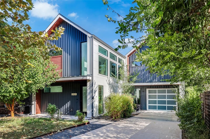 Virtual tour of 2804 E 22nd ST Unit #A