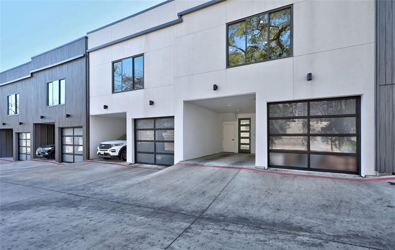 Virtual tour of 2804 S 1st St Unit #2106