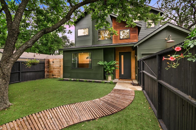 Virtual tour of 2806 Brinwood Ave
