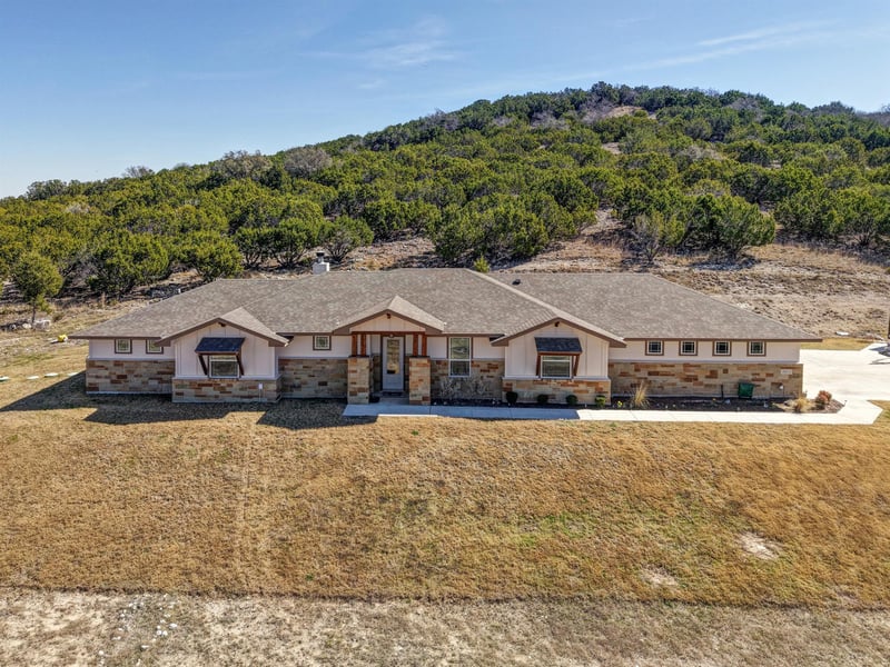 Virtual tour of 2807 Grimes Crossing Rd