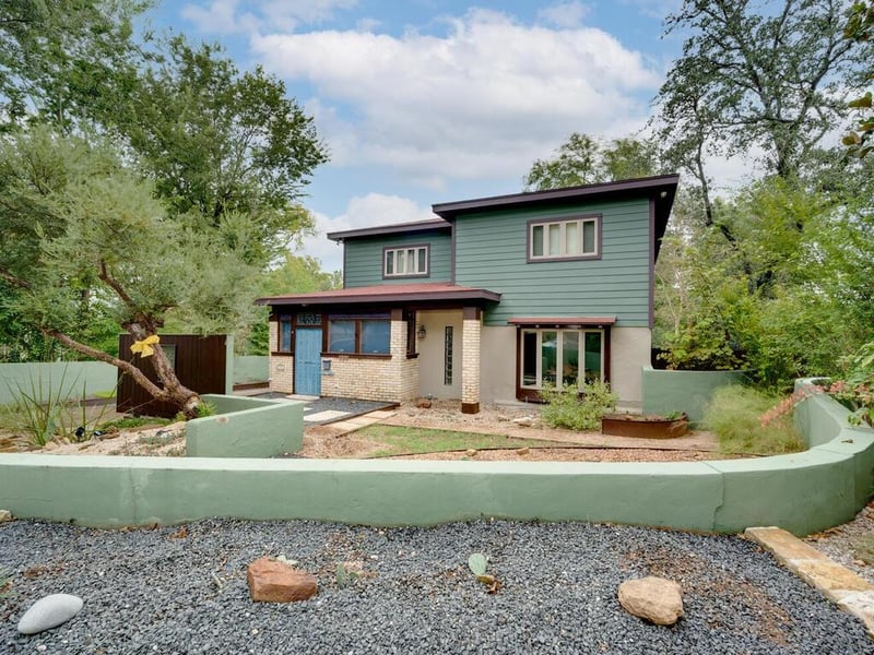 Virtual tour of 2808 Townes LN