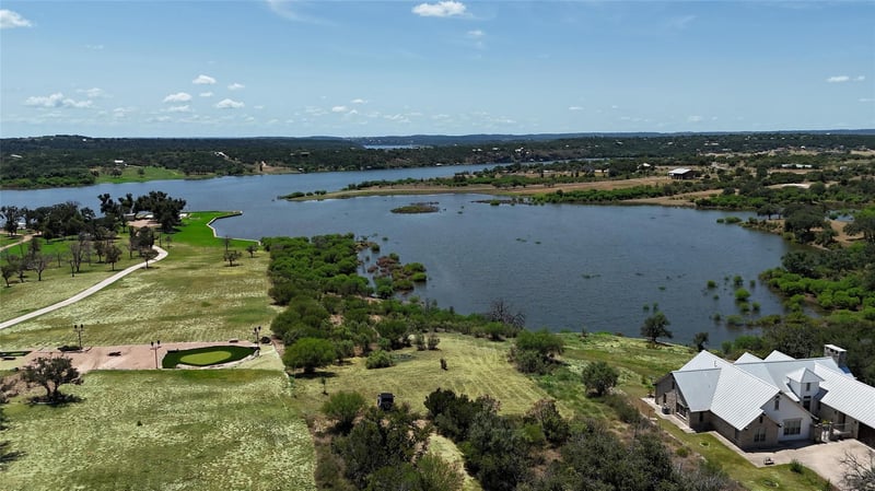 Virtual tour of 281 Chimney Cove DR