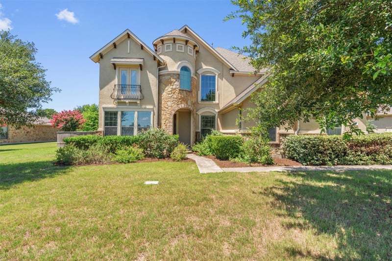 Virtual tour of 2817 Bear Springs TRL