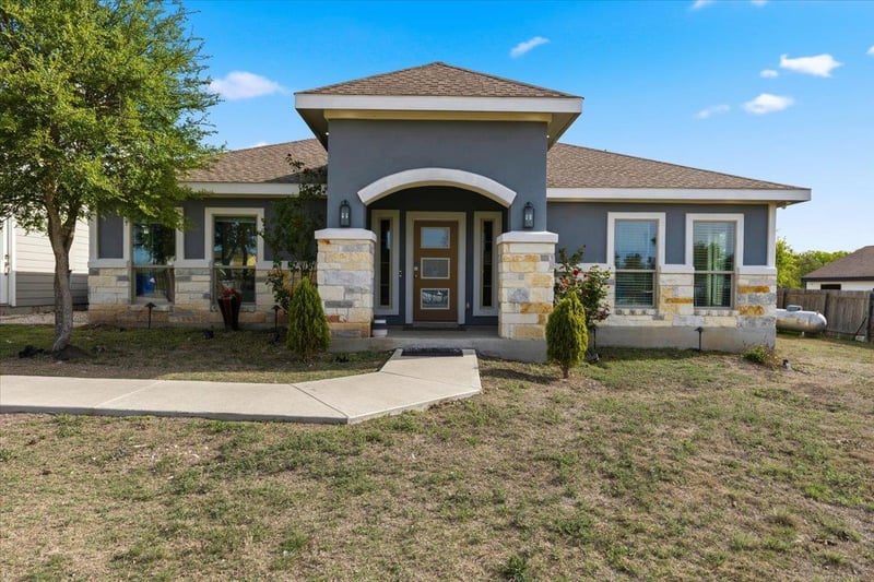 Virtual tour of 285 La Fortuna Dr
