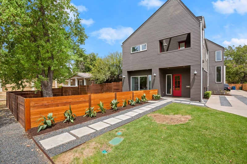 Virtual tour of 2900 W 44th ST Unit #A