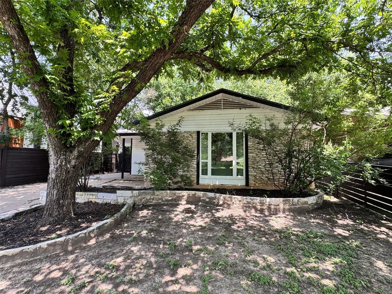 Virtual tour of 2905 Brinwood Ave