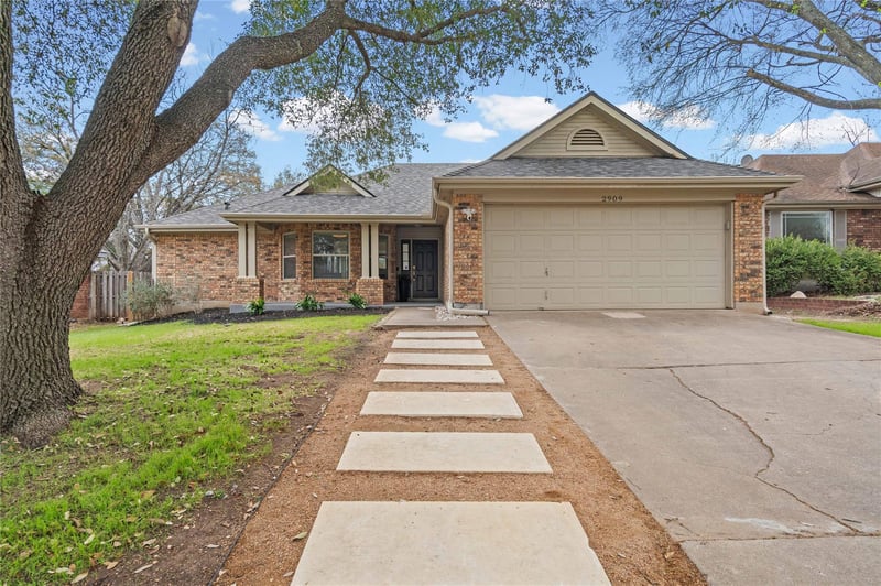 Virtual tour of 2909 Six Gun TRL