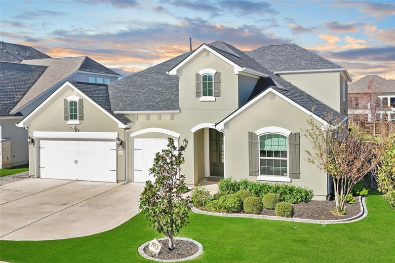 Virtual tour of 2913 Fallcrest Bnd