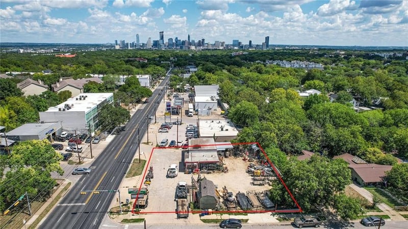 Virtual tour of 2915 S 1st ST
