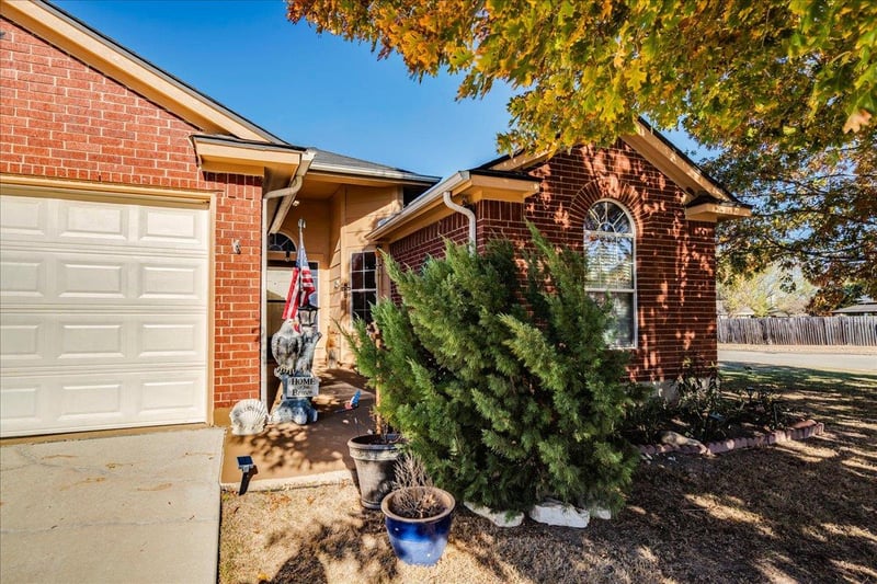 Virtual tour of 292  Langely